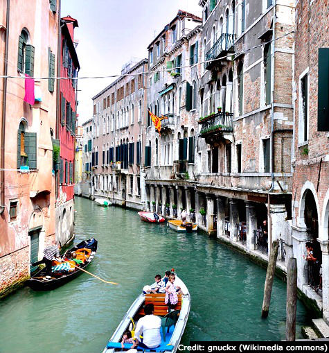 Gondola: Venice, Italy
