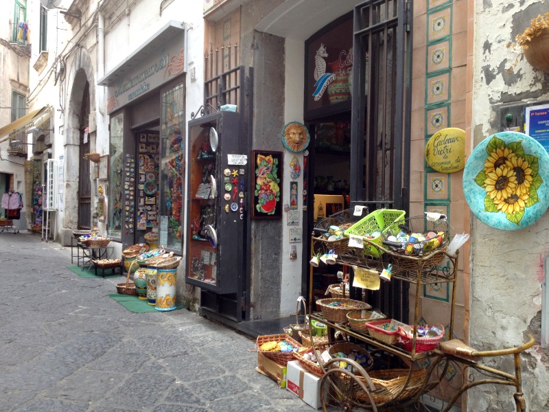 Ceramics shops in Vietri sul mare on the Amalfi Coast | BrowsingItaly.com