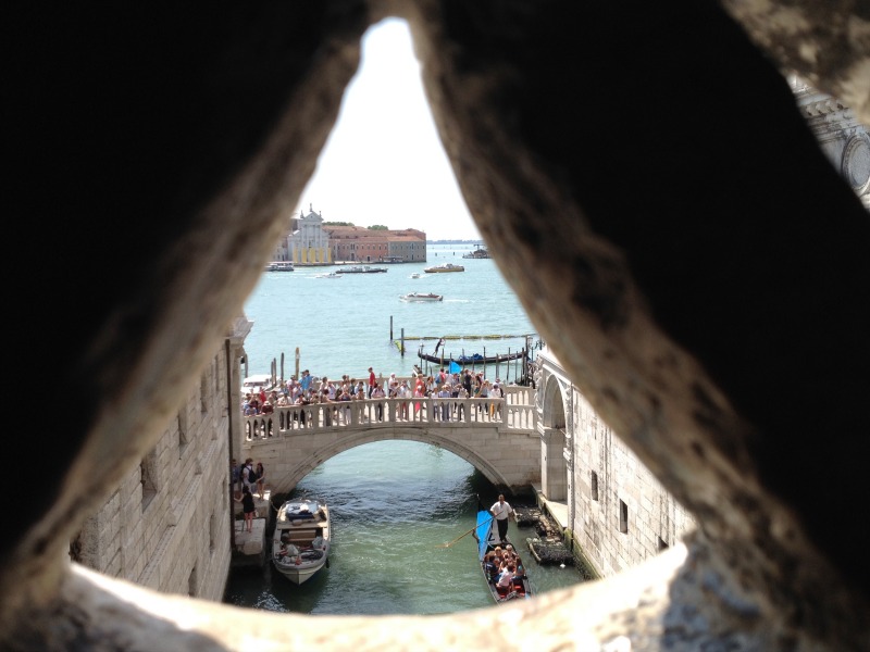 Bridge of Sighs | 7 Ways To Do Venice Right | BrowsingItaly.com