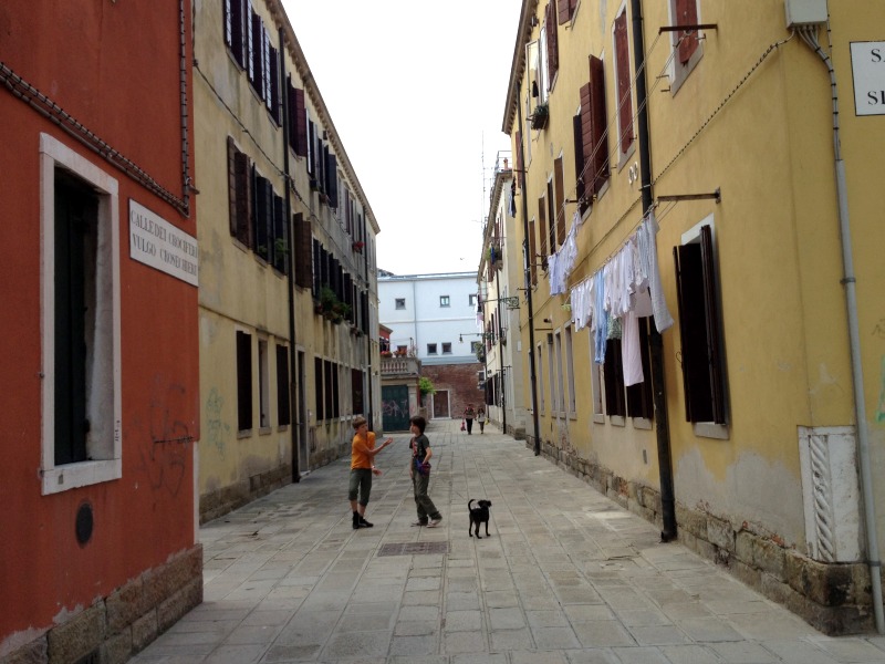 Glimpse of daily life in Venice | 7 Ways To Do Venice Right | BrowsingItaly.com