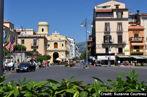 Suzanne_Courtney_Piazza_Tasso_Sorrento_Campania Piazza Tasso
