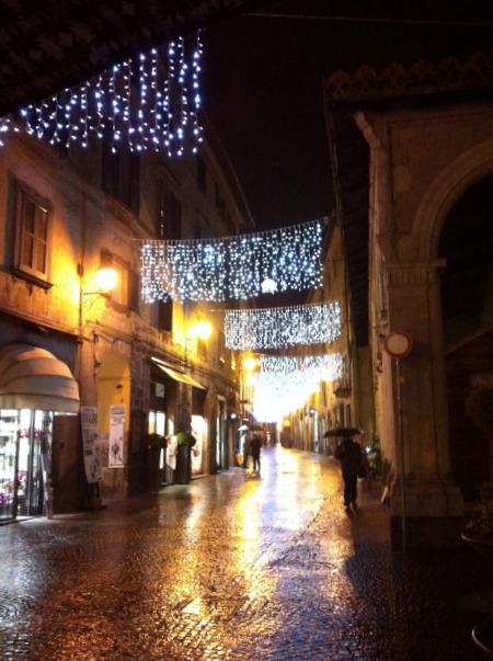 BrowsingItaly.com » Orvieto: Christmas Lights