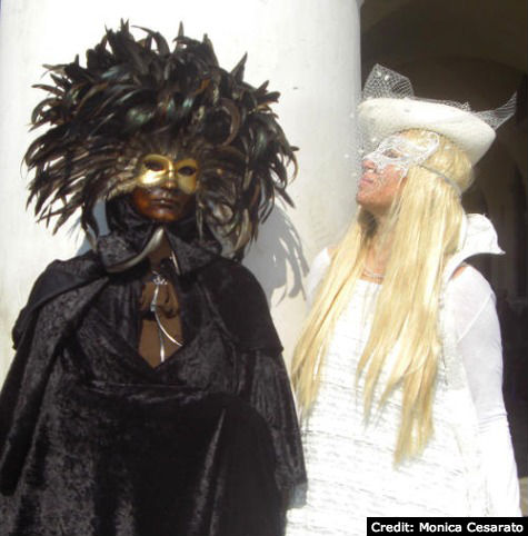 Carnival of Venice: Sophisticated costumes