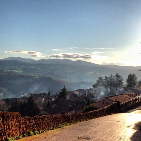 Smoking chimneys in Todi, Umbria | Fireplace, Christmas and...a glass of Montefalco Sagrantino Passito | BrowsingItaly.com