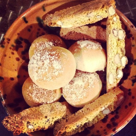 Tozzetti | Fireplace, Christmas and...a glass of Montefalco Sagrantino Passito | BrowsingItaly.com