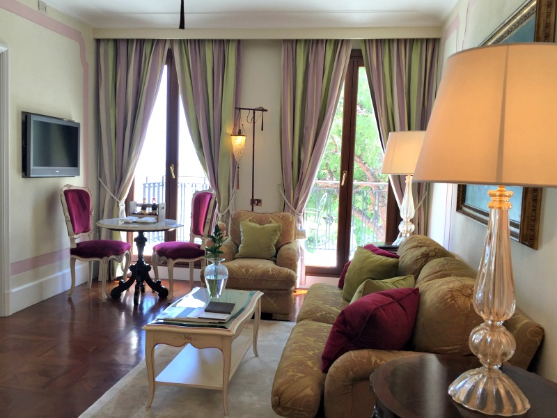 Suite with terrace and lagoon view at Belmond Cipriani | BrowsingItaly.com